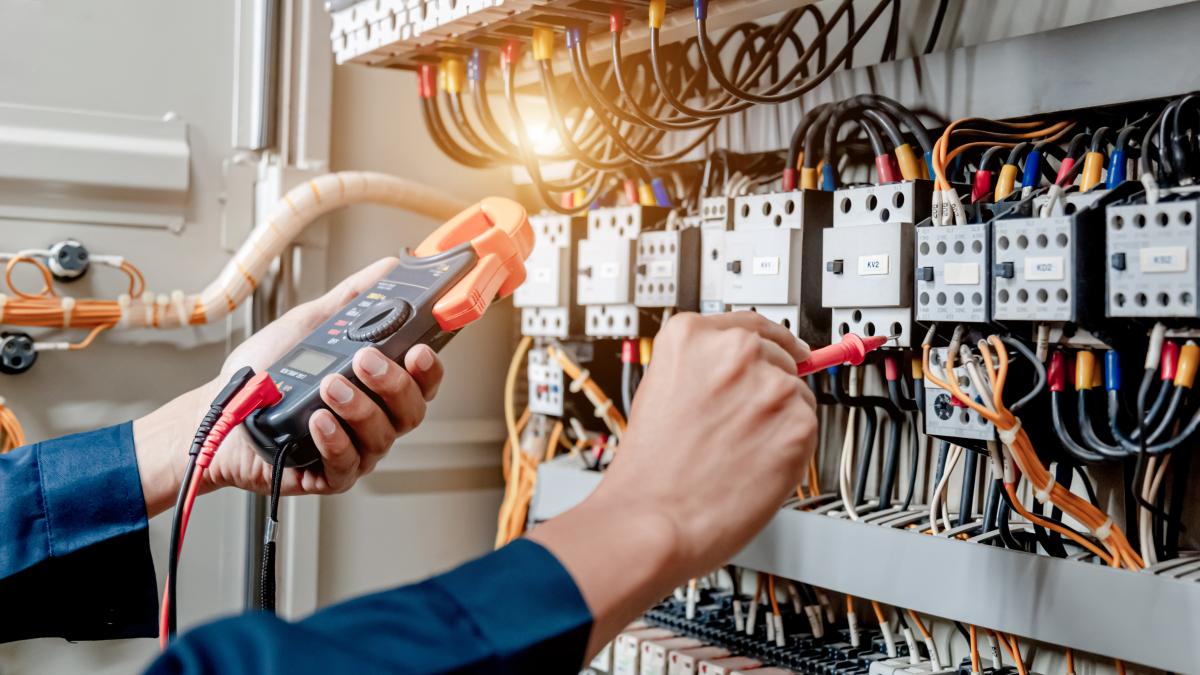 Diagnostic panne électrique : mesures et contrôle circuit